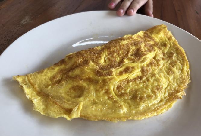 在巴厘島最南端的鄉間餐館吃頓飯，蓋飯配炸雞竟花了22萬5印尼盾