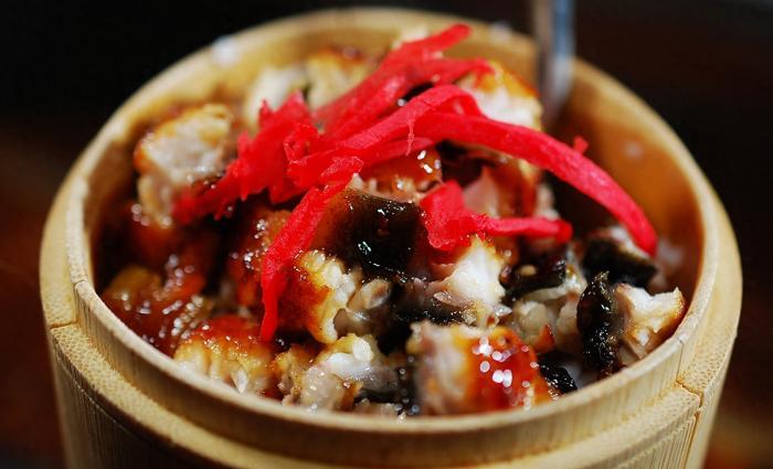 兩個人把日料吃個差不多飽，花了660元點了11個菜