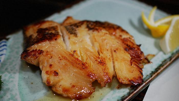 兩個人把日料吃個差不多飽，花了660元點了11個菜